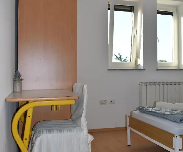 Busija 호스텔 이졸라