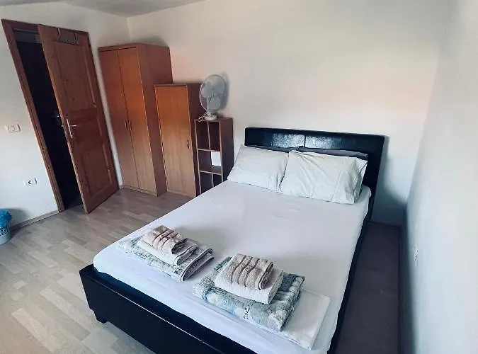 호스텔 Busija 이졸라